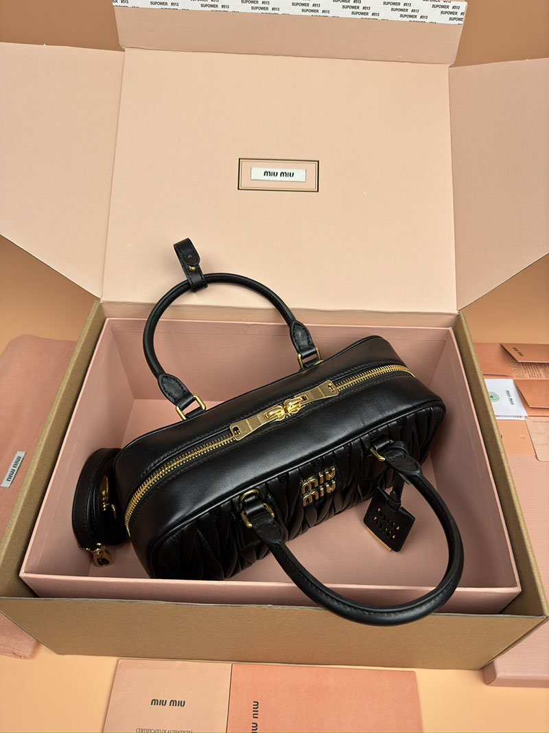 MiuMiu アルカディ マテラッセレザー バッグ ブラック 5BB148_N88_F0002_V_OON ゴールド金具 miumiu バッグ安い - 画像 (5)