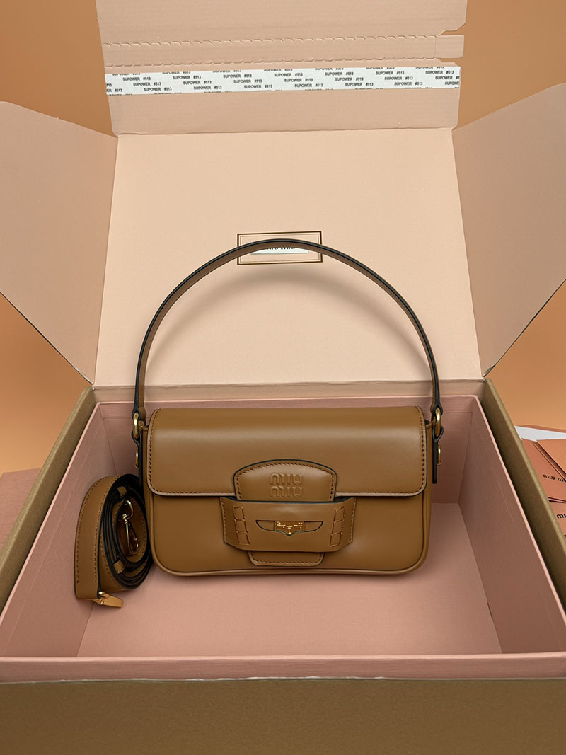 ホーボーバッグ miumiu