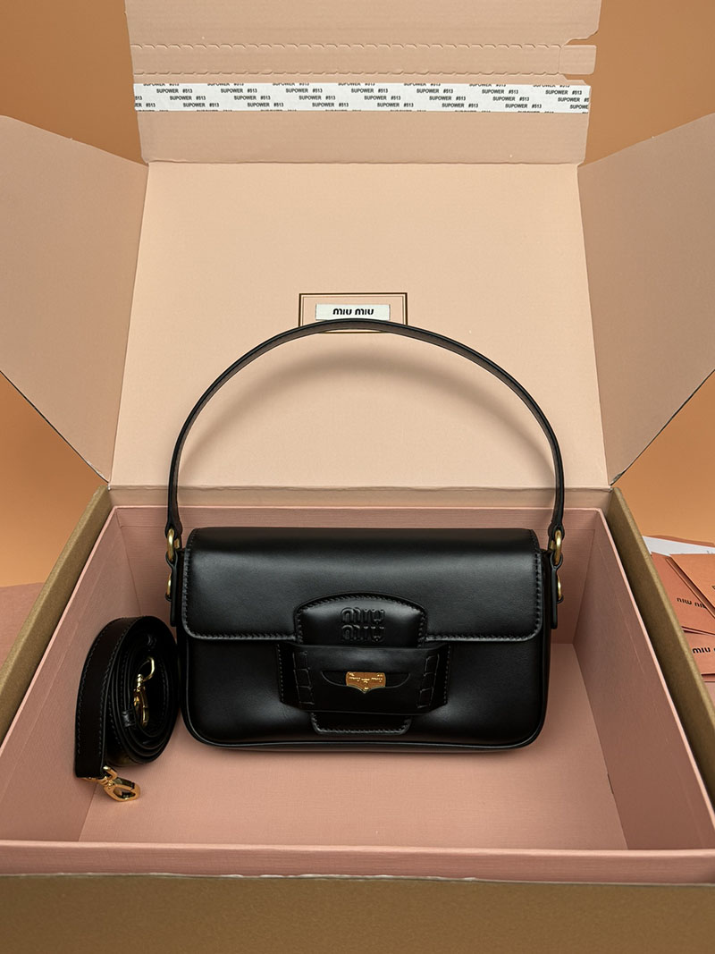 ホーボーバッグ miumiu