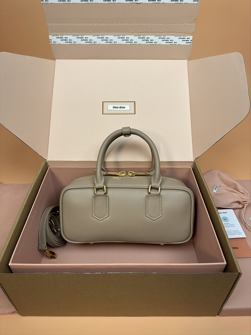 MiuMiu アルカディ レザー バッグ グレー 5BB148_2CR3_F0572_V_OON ゴールド金具 ミュウミュウ アルカディ 偽物 - 画像 (8)