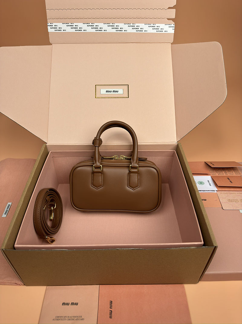 MiuMiu アルカディ レザー ミニバッグ コニャック 5BP088_ACR3_F0046_V_OOO ゴールド金具 手提げバッグ 小さめ ブランド - 画像 (8)