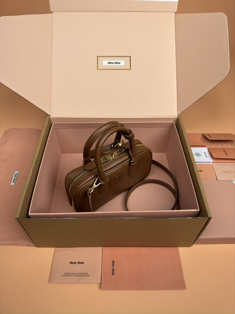 MiuMiu アルカディ レザー ミニバッグ コニャック 5BP088_ACR3_F0046_V_OOO ゴールド金具 手提げバッグ 小さめ ブランド - 画像 (5)