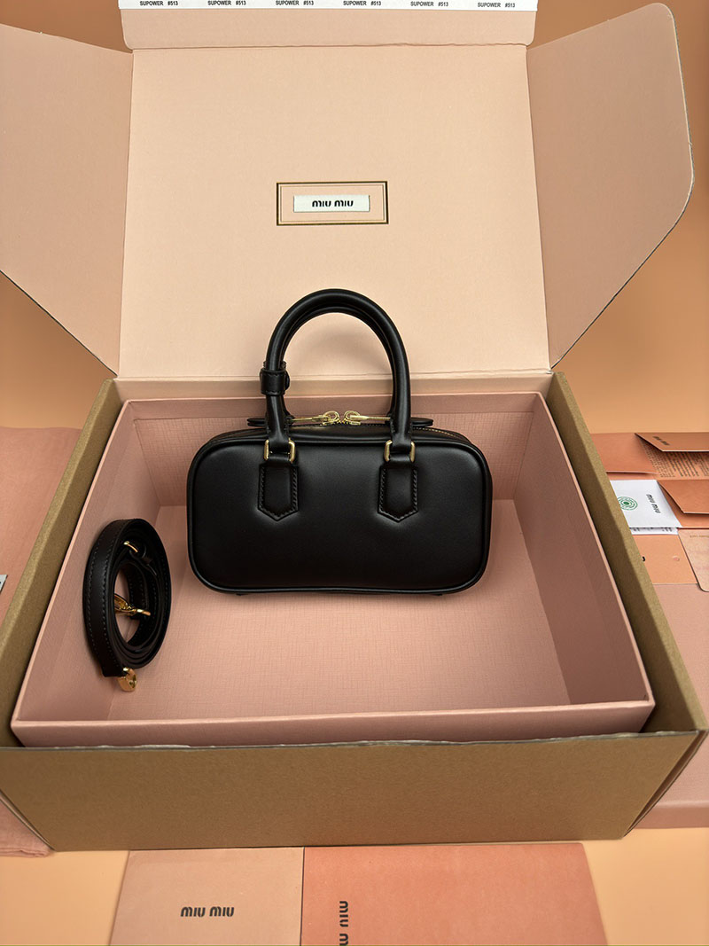 MiuMiu アルカディ レザー ミニバッグ ブラック 5BP088_ACR3_F0002_V_OOO ゴールド金具 手提げバッグ 小さめ ブランド - 画像 (8)