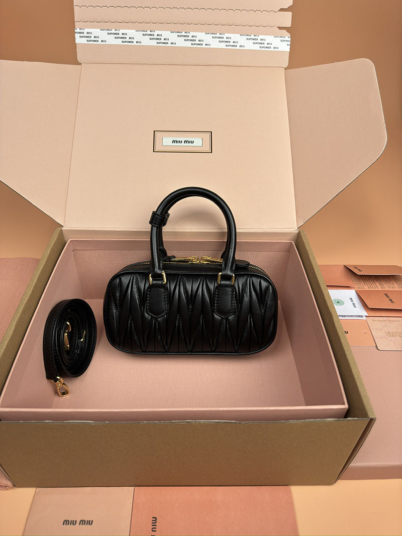 MiuMiu アルカディ マテラッセレザー ミニバッグ ブラック 5BP088_AN88_F0002_V_OOO ゴールド金具 レディース ミニバッグ - 画像 (8)