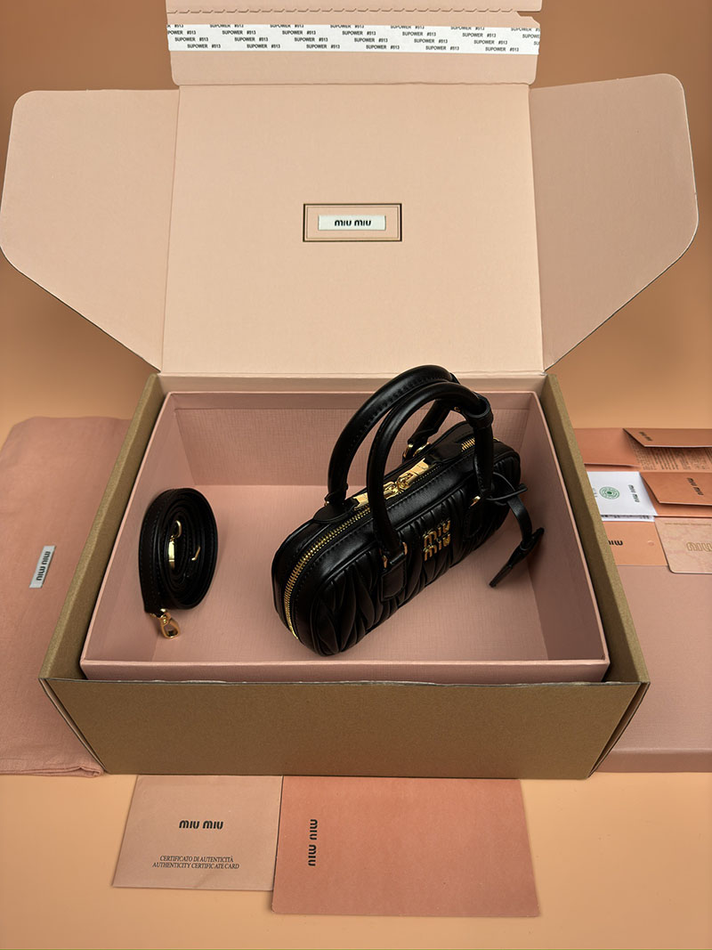 MiuMiu アルカディ マテラッセレザー ミニバッグ ブラック 5BP088_AN88_F0002_V_OOO ゴールド金具 レディース ミニバッグ - 画像 (7)
