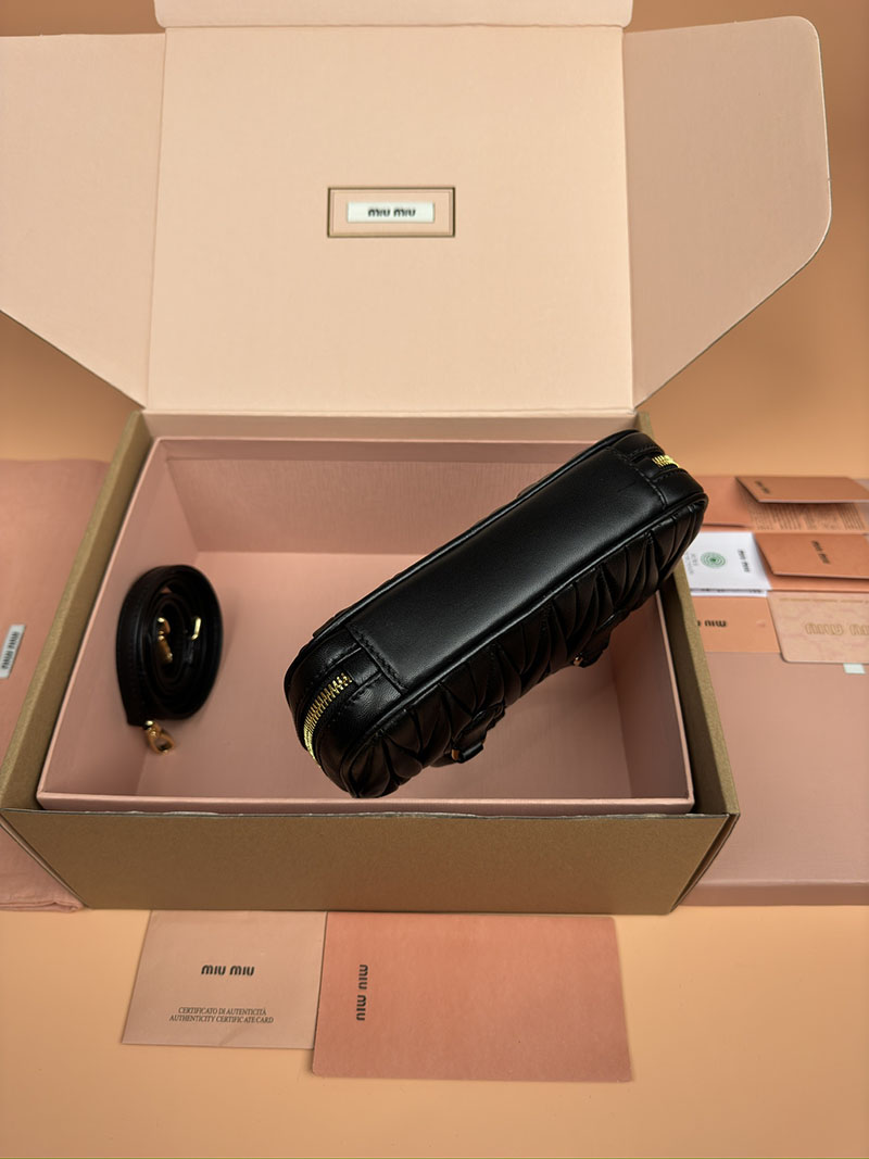 MiuMiu アルカディ マテラッセレザー ミニバッグ ブラック 5BP088_AN88_F0002_V_OOO ゴールド金具 レディース ミニバッグ - 画像 (6)