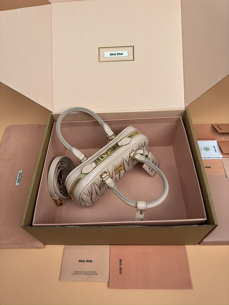 MiuMiu アルカディ マテラッセレザー ミニバッグ ピンクベージュ 5BP088_AN88_F0236_V_OOO ゴールド金具 レディース ミニバッグ - 画像 (5)