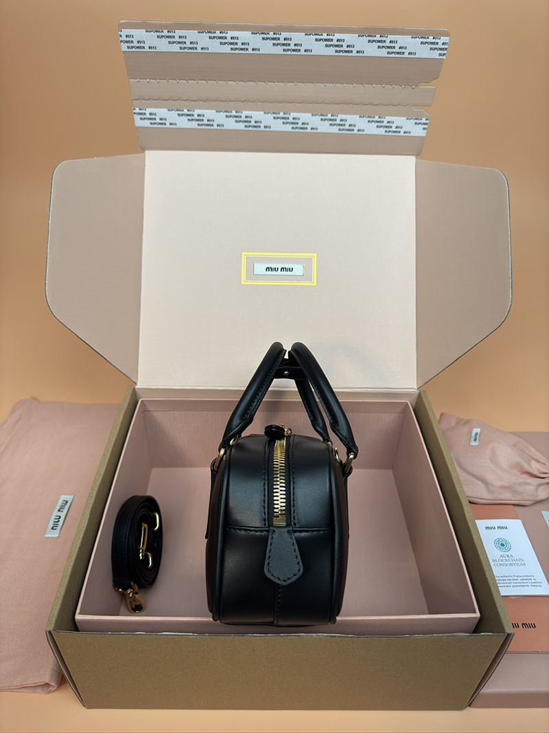 MiuMiu アルカディ レザー バッグ ブラック 5BB142_2CR3_F0002_V_OON ゴールド金具 大人可愛いバッグ40代 - 画像 (9)