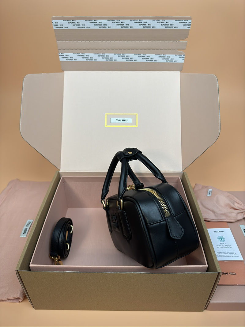 MiuMiu アルカディ レザー バッグ ブラック 5BB142_2CR3_F0002_V_OON ゴールド金具 大人可愛いバッグ40代 - 画像 (7)