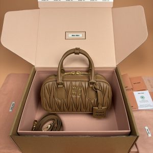 レディースバッグ 人気ブランド