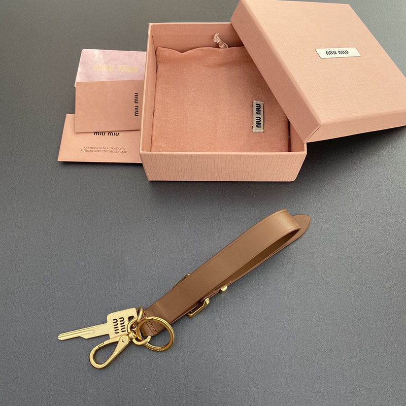 最高級MiuMiuスーパーコピー ミュウミュウキーホルダーコピー 5TT176_2F8W_F0046 コニャック ゴールド金具 キーリング ブランド レディース - 画像 (9)