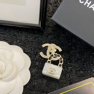 シャネル風 ブローチ 通販