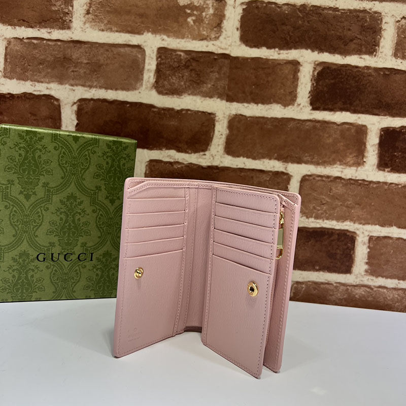 グッチ スクリプト カードケース ウォレット 772640 0OP0N 5909 ピンク ゴールド金具 グッチ 財布 持ってる 女 - 画像 (2)