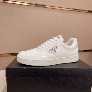 プラダ スニーカー メンズ アウトレット
