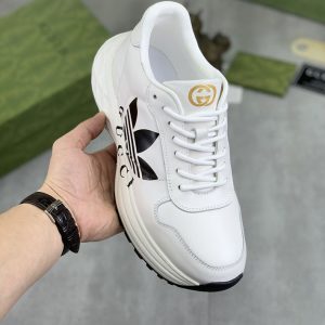 グッチ スニーカー 激安
