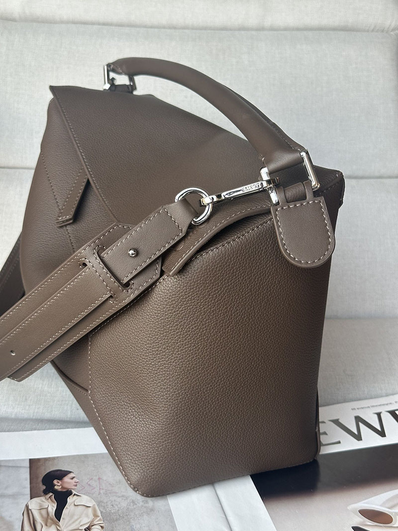 ロエベ バッグ 新作 2025 LOEWE パズルバッグ-ラージ B510P00X05-6416 ダークシガー シルバー金具 - 画像 (6)