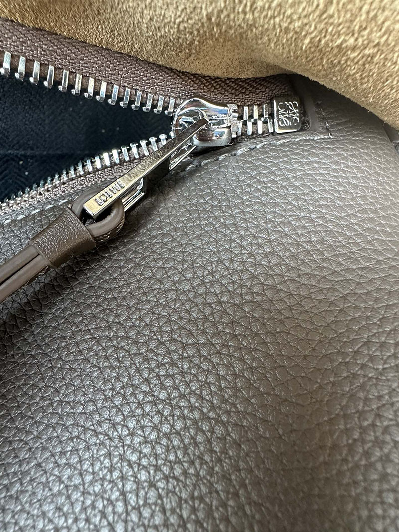ロエベ バッグ 新作 2025 LOEWE パズルバッグ-ラージ B510P00X05-6416 ダークシガー シルバー金具 - 画像 (3)