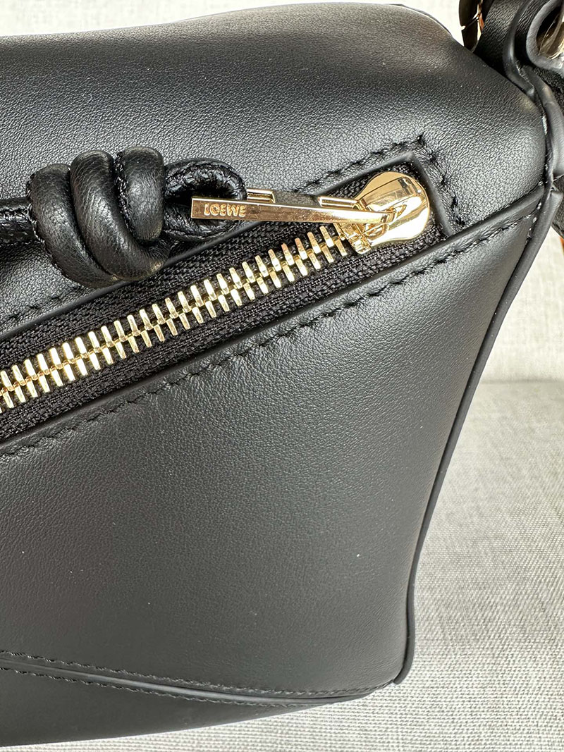 ロエベ 使いやすいバッグ LOEWE パズル/パズルバッグ-スモール A510S21XAE-1100 ブラック ゴールド金具 - 画像 (5)