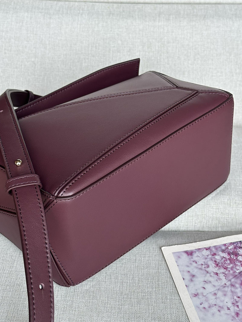 ロエベ 使いやすいバッグ LOEWE パズル/パズルバッグ-スモール A510S21XAE-7240 ダークバーガンディ ゴールド金具 - 画像 (4)