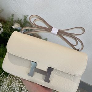 エルメス コン スタンス 店頭に ある