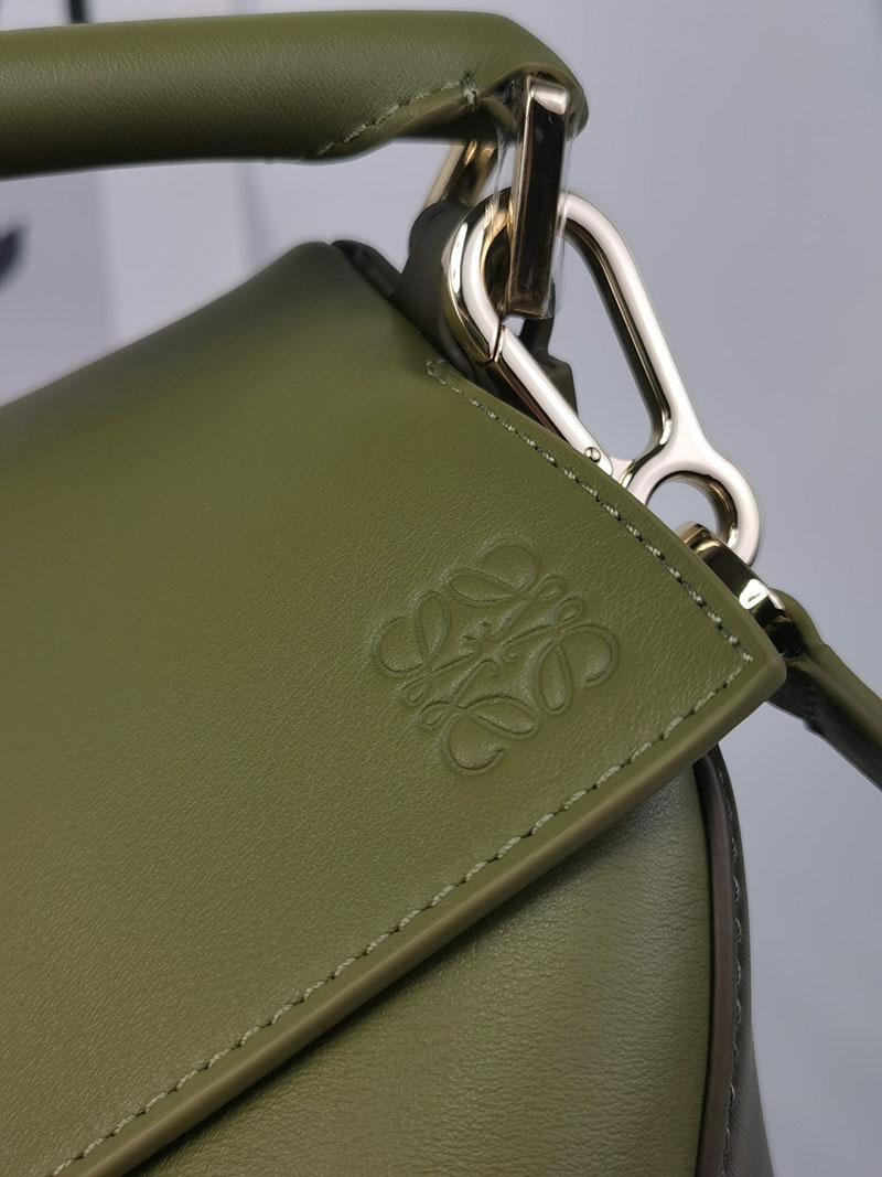 ロエベ 使いやすいバッグ LOEWE パズルバッグ-スモール A510P60X44-8795 オリーブ ゴールド金具 - 画像 (8)