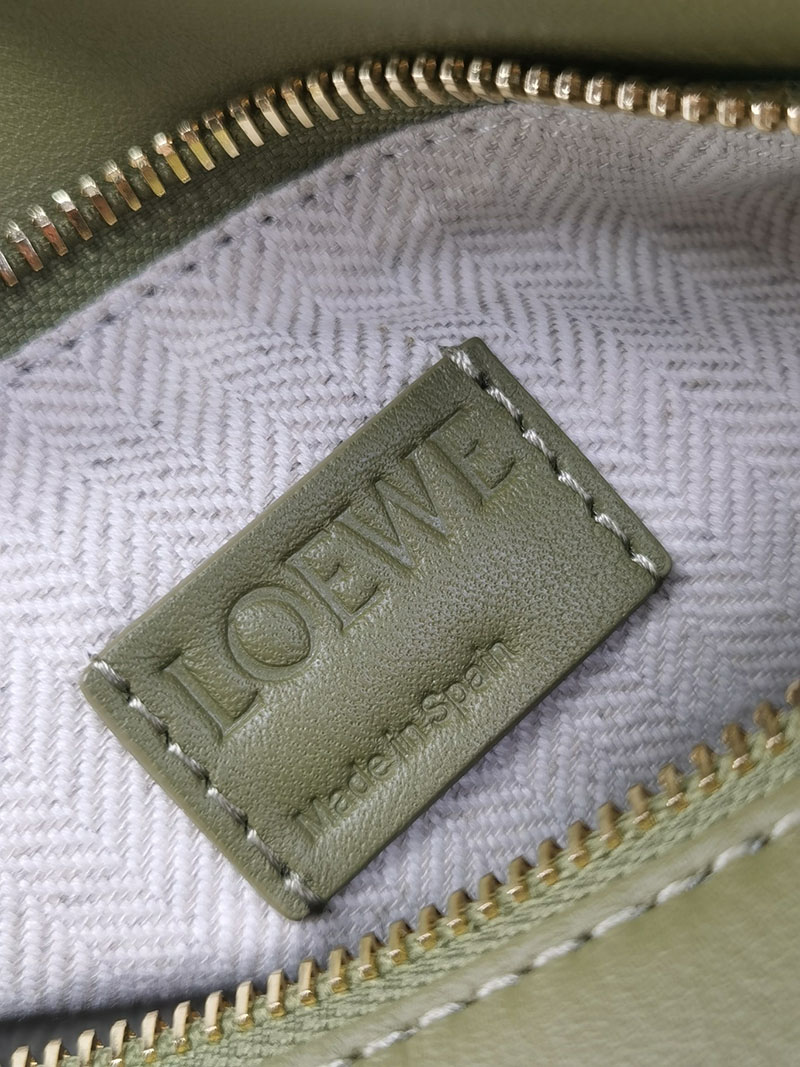 ロエベ 使いやすいバッグ LOEWE パズルバッグ-スモール A510P60X44-8795 オリーブ ゴールド金具 - 画像 (4)