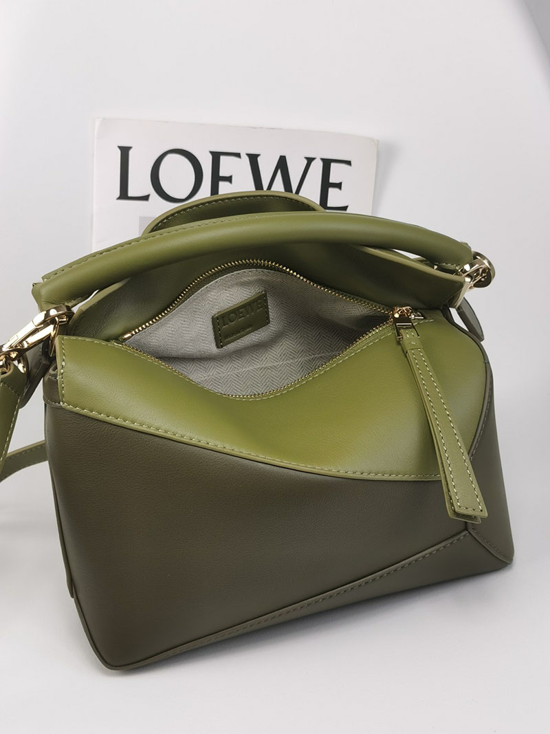 ロエベ 使いやすいバッグ LOEWE パズルバッグ-スモール A510P60X44-8795 オリーブ ゴールド金具 - 画像 (3)