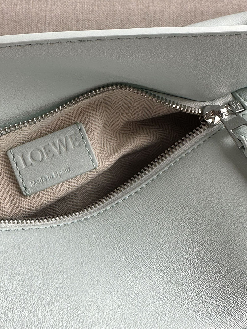 ロエベ 使いやすいバッグ LOEWE パズルバッグ-スモール A510P60X44-4412 ウォーター シルバー金具 - 画像 (4)