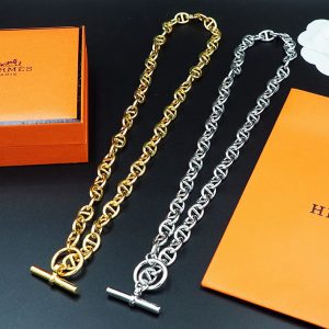 シェーヌダンクル ネックレス 値段