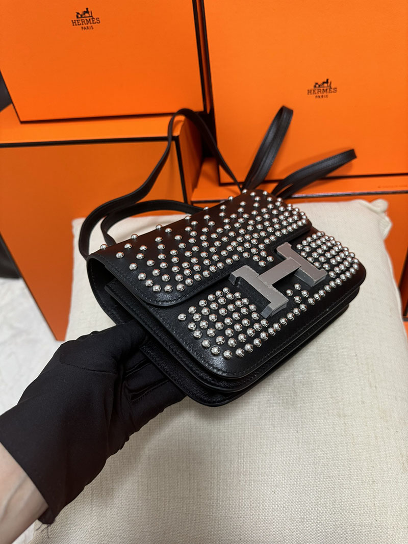 エルメス コンスタンス ミニ ミロワール クルーテ ミラー付き クロ ボックスカーフ シルバー金具 2513441 2025定価 Constance Mini Miroir Cloute - 画像 (8)