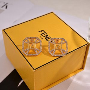 フェンディ ピアス 人気