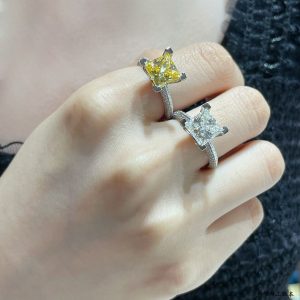 カルティエ ピンキーリング 値段