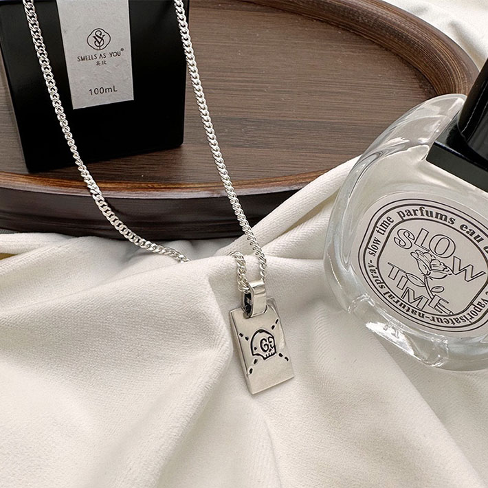 GUCCI グッチ シグネチャー GG タグ付き ネックレス シルバー 814852 J8400 8106 グッチ ネックレス 芸能人 - 画像 (4)
