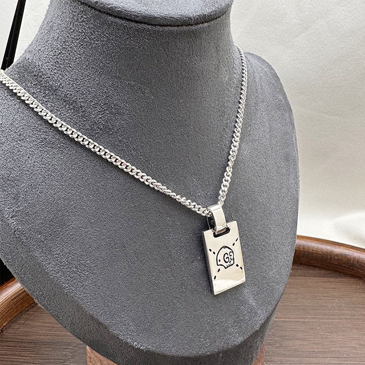 GUCCI グッチ シグネチャー GG タグ付き ネックレス シルバー 814852 J8400 8106 グッチ ネックレス 芸能人 - 画像 (2)