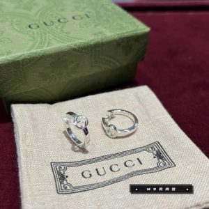 シルバー グッチ ピアス アウトレット