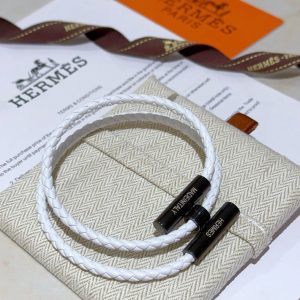 エルメス レザーブレスレット 芸能人