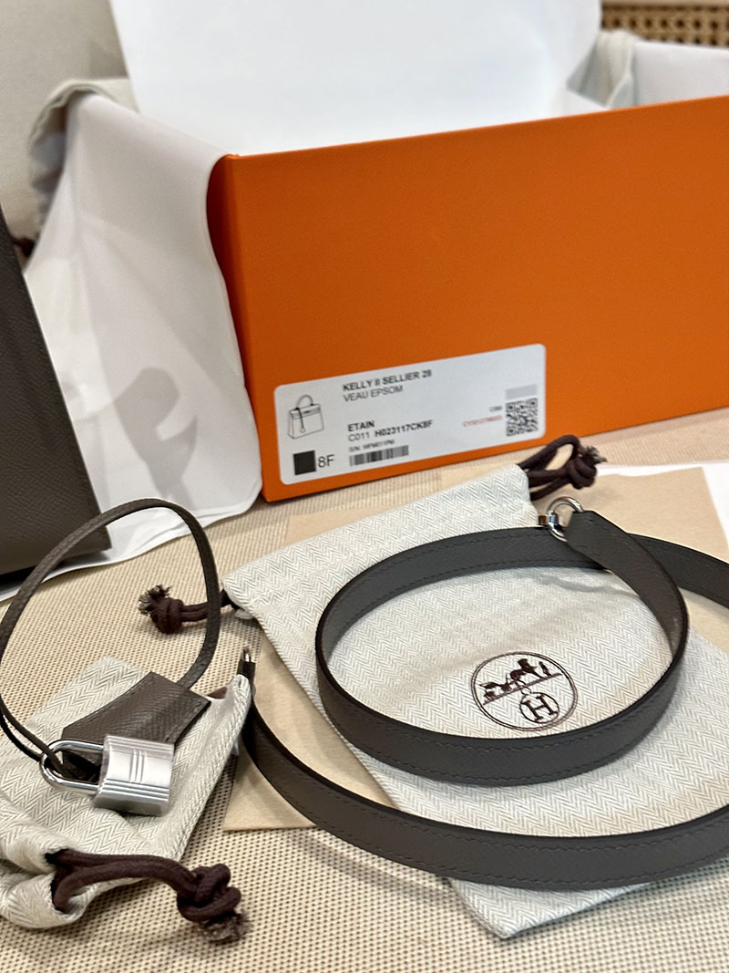 エルメス HERMES ケリー28 外縫い エタン ヴォーエプソン シルバー金具 2412865 エルメスケリー風バッグ - 画像 (6)