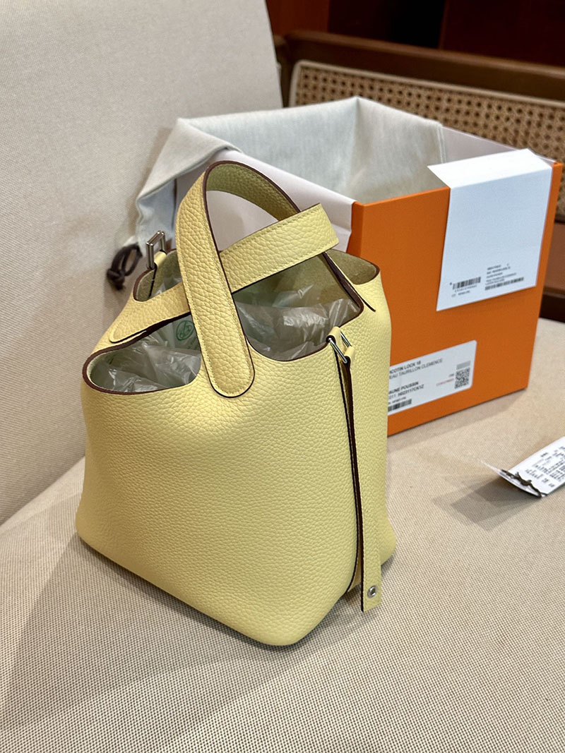 エルメス HERMES ピコタンロック 18 PM ジョーヌプッサン トリヨンクレマンス シルバー金具 2412885 ピコタン 定価 推移 - 画像 (3)