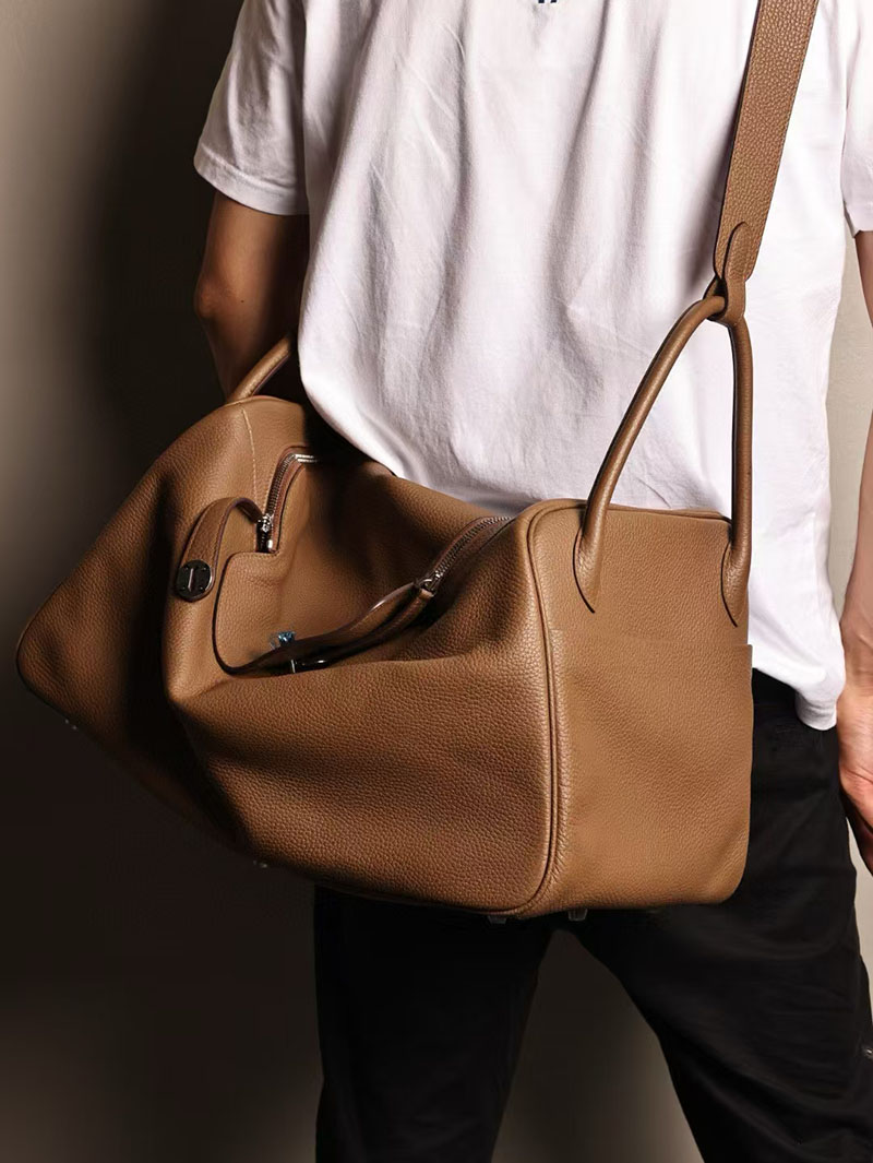 エルメスメンズバッグショルダー HERMES リンディ45 ベージュドゥワイマール トリヨンクレマンス シルバー金具 2412886 - 画像 (6)