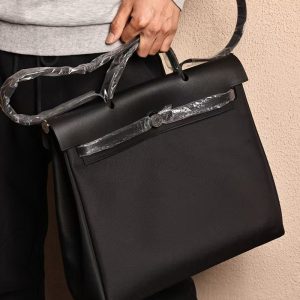 HERMES エールバッグ ジップ メッセンジャー 39