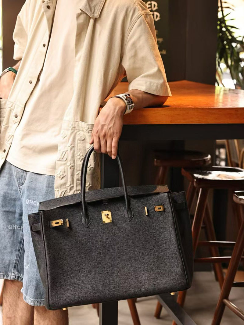 エルメス HERMES バーキン40 黒 ブラック トゴ シルバー金具 2412900 バーキン 男が持つ - 画像 (2)