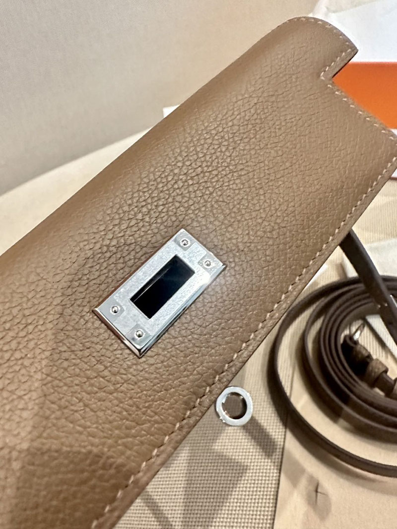 エルメスケリーリュック HERMES エルメス ケリーダンス2 ベージュドゥワイマール/ブルーフリーダ エバーカラー シルバー金具 2412923 - 画像 (13)