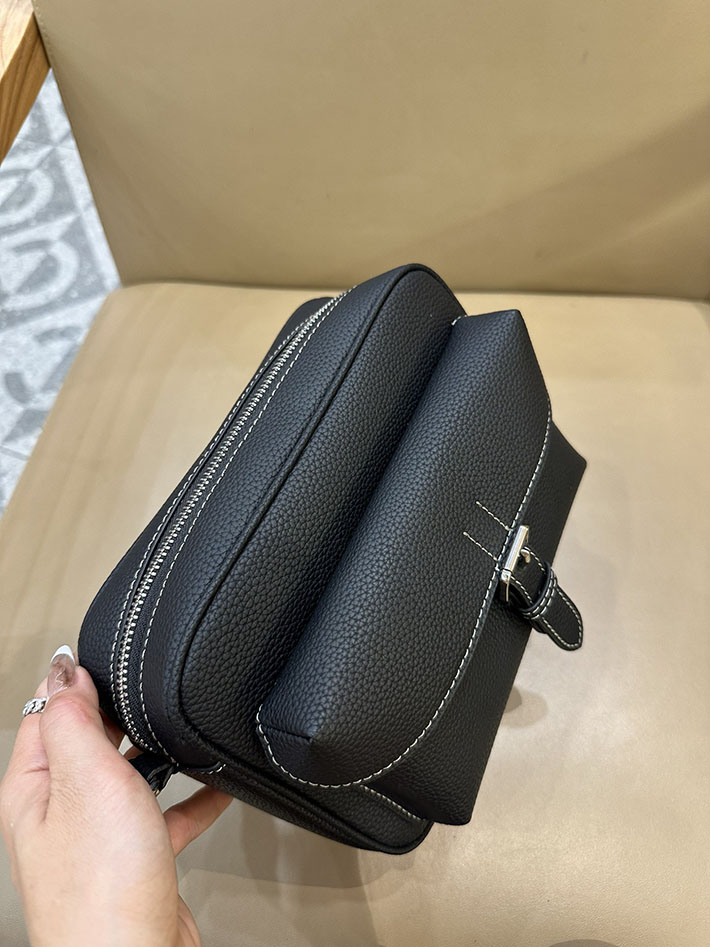 最高級 コーチバッグコピー ワーナー クロスボディ バッグ CW218 SV/BK シルバー/ブラック シルバー金具 コーチ メンズバッグ アウトレット - 画像 (4)