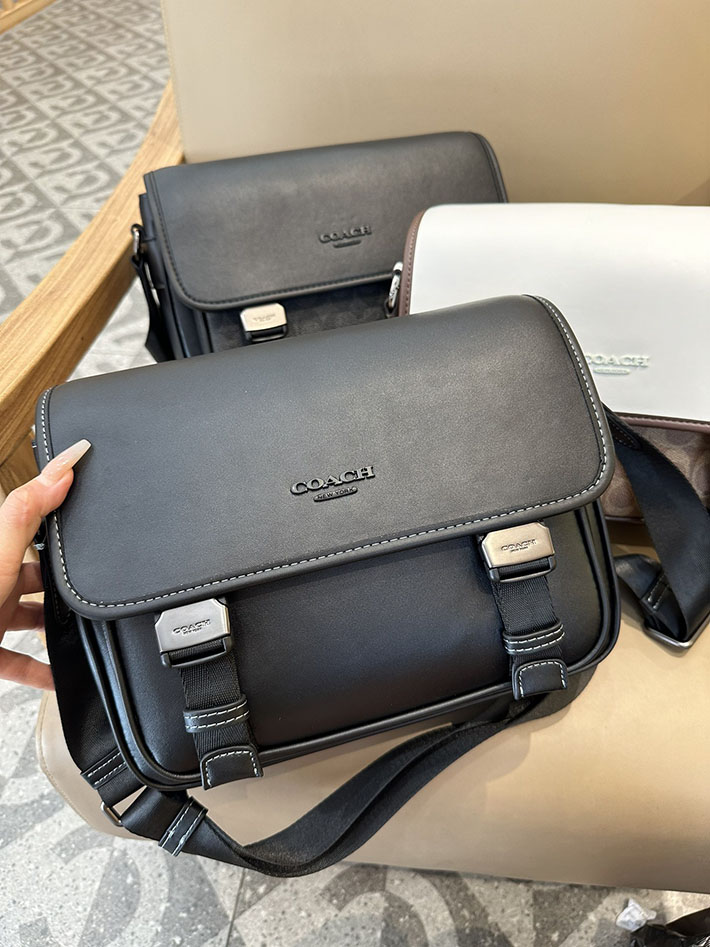 コーチ バッグ 斜めがけ 人気メンズ