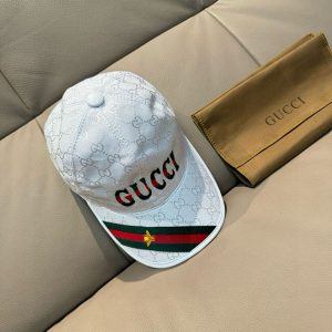 グッチ キャップ コーデ