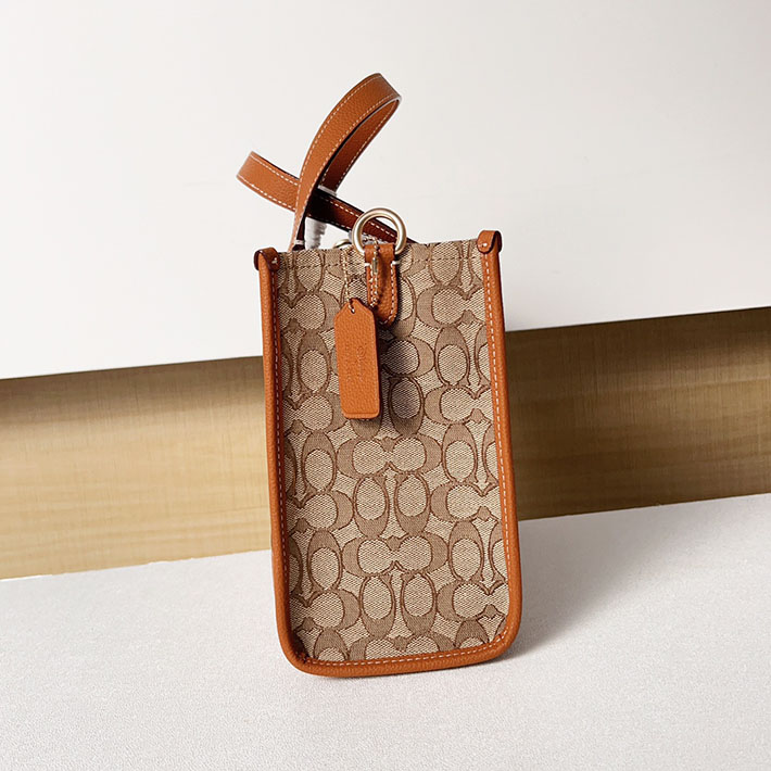 コーチ 【DISNEY X COACH】デンプシー キャリーオール / シグネチャー ジャカード / ミッキーマウス プリント CM198 B4R3U コーチ ディズニー セール - 画像 (6)