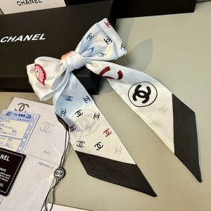 シャネル スカーフ 巻き方