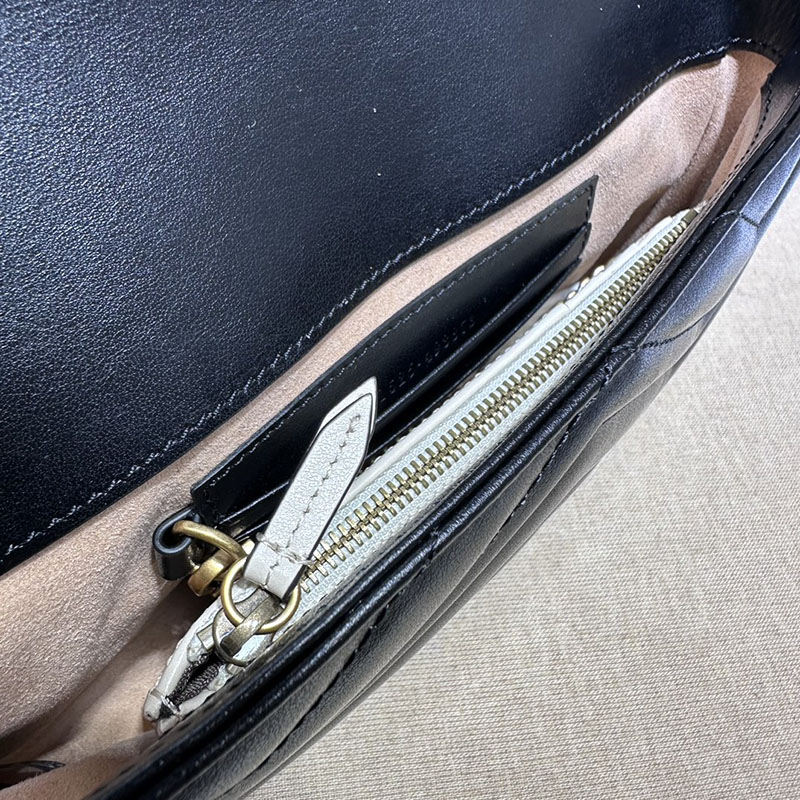 グッチ バッグ 新作 GUCCI GGマーモント スーパーミニバッグ 751526 AACCE 1061 ブラック 流行り廃りのないブランドバッグ - 画像 (2)