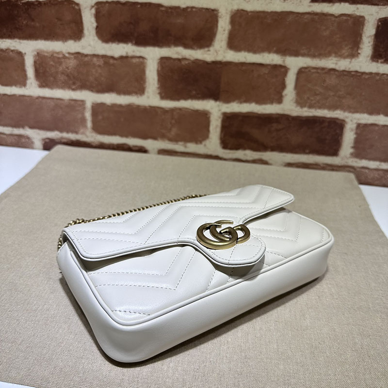 グッチ バッグ 新作 GUCCI GGマーモント スーパーミニバッグ 751526 AACCE 9053 ホワイト 流行り廃りのないブランドバッグ - 画像 (7)