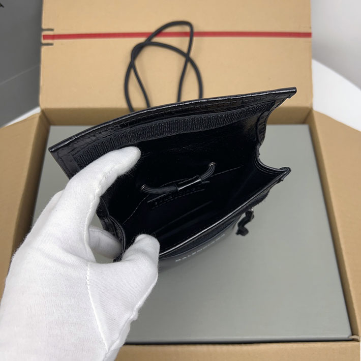最高級 バレンシアガバッグコピー EXPLORER ストラップ付きスモールポーチ 6559821VG7X1090 ブラック シルバー金具 バレンシアガ ポーチ メンズ - 画像 (3)